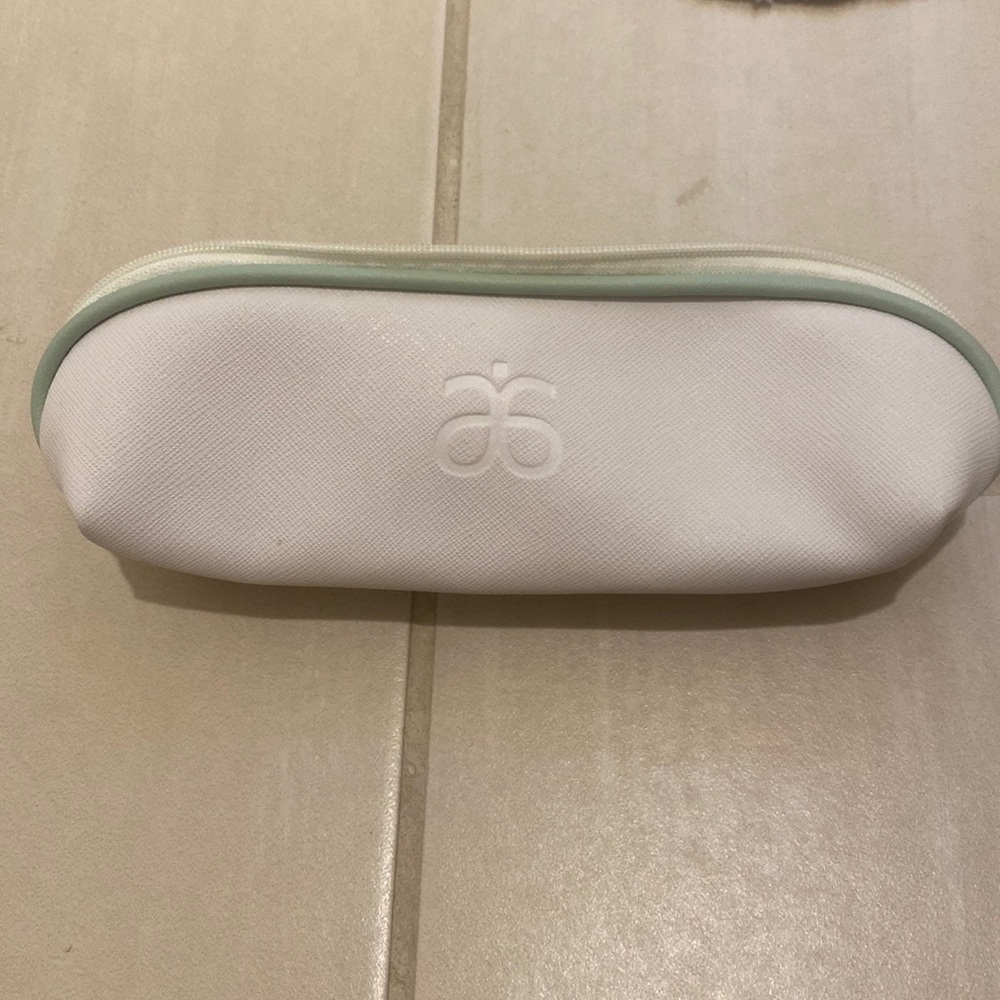 Arbonne makeup mini